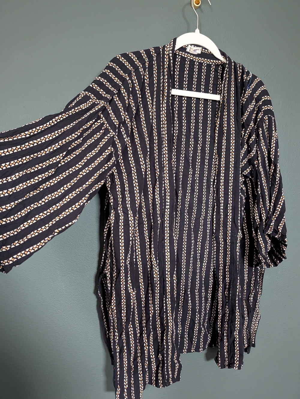 Billabong Striped Open Front Kimono in Black and Cream 006